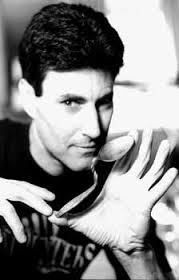 uri geller bending a spoon